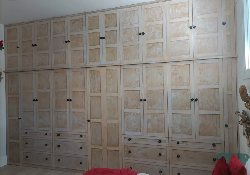 Armarios a medida en Granada — Carpintería García Quirós