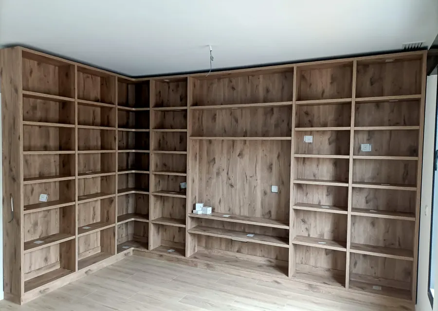 Mueble de salón a medida en madera Granada