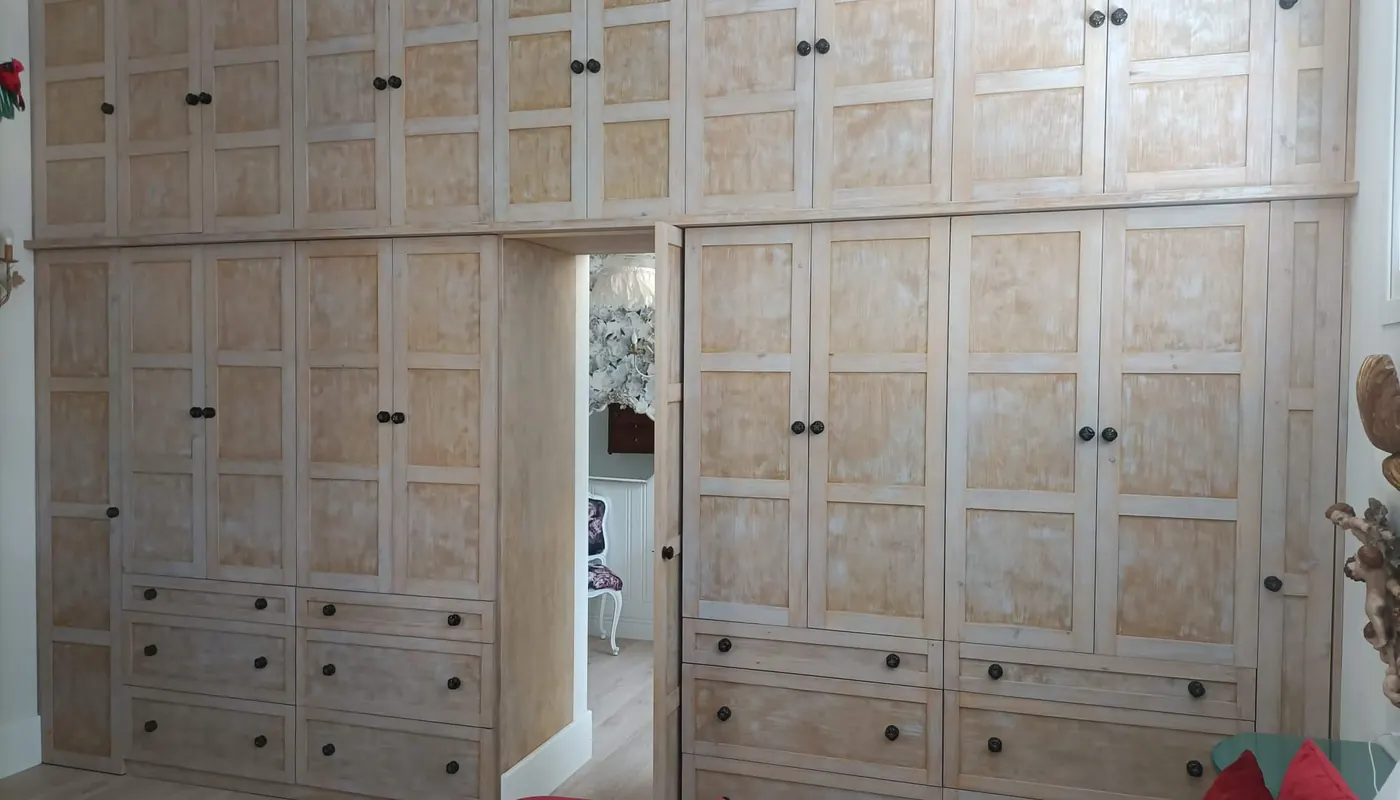 Carpintería a medida en Granada — Armarios y vestidores